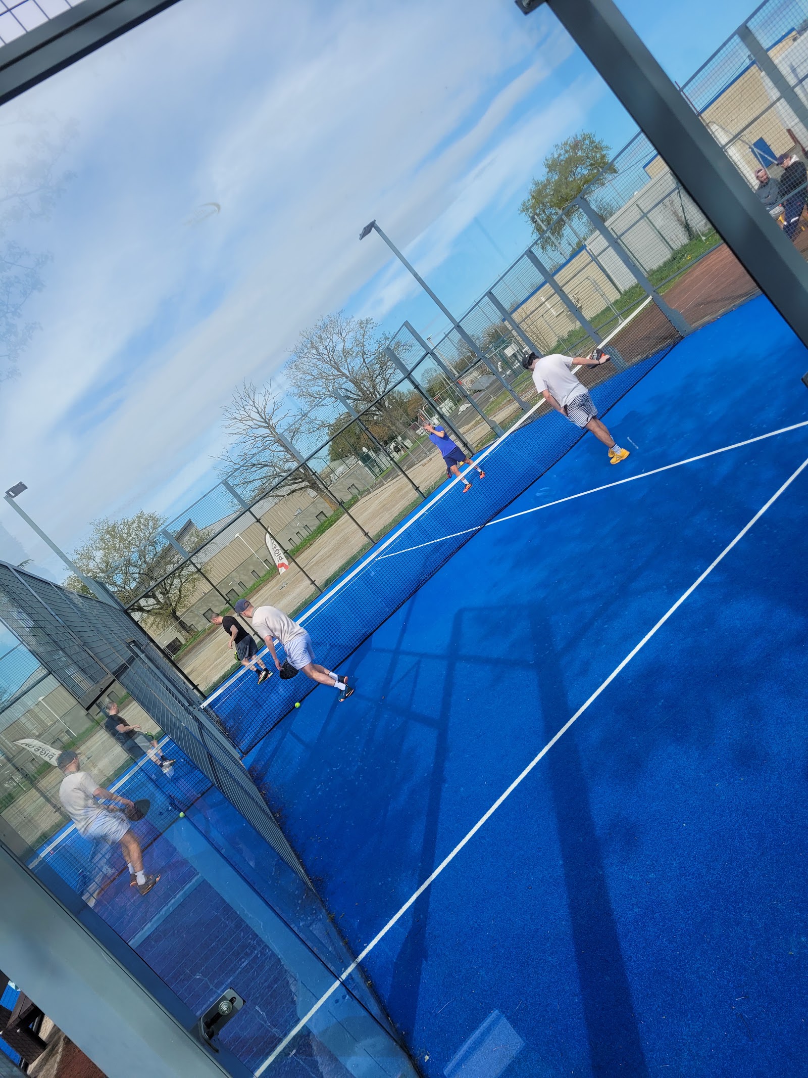 ES BONCHAMP TENNIS PADEL