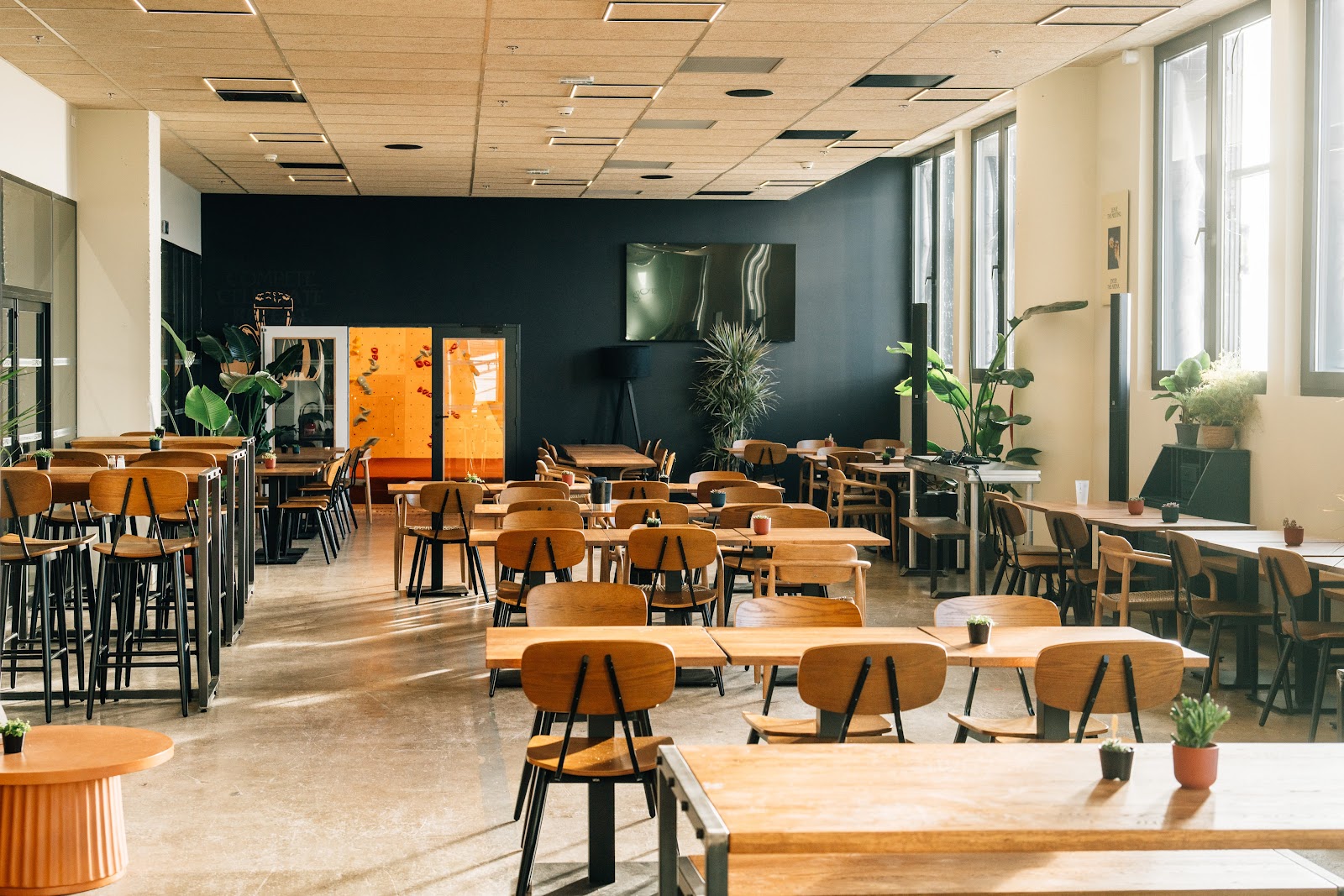 ESCAPAD - Centre d’escalade, restaurant et padel à Lille