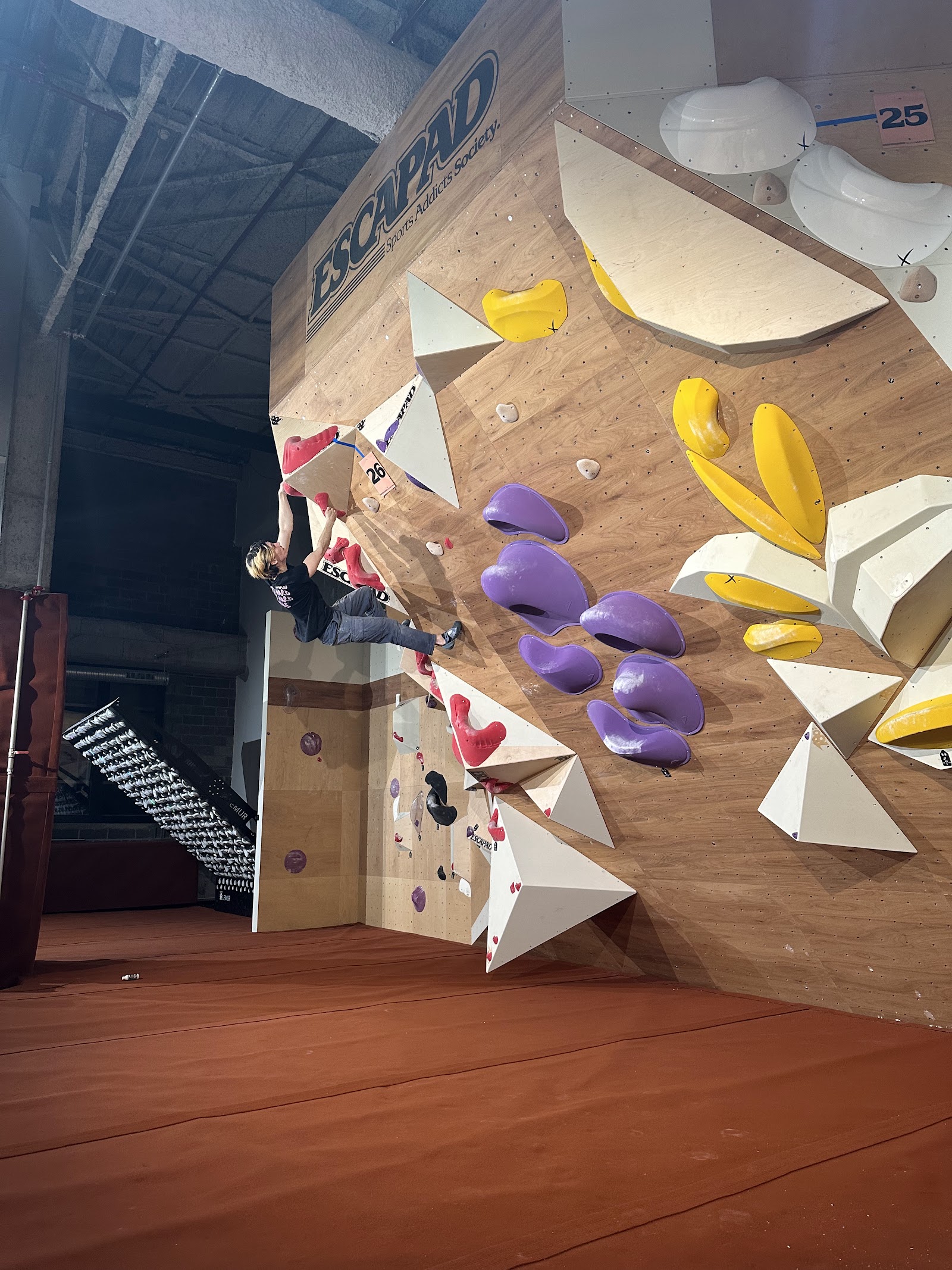ESCAPAD - Centre d’escalade, restaurant et padel à Lille