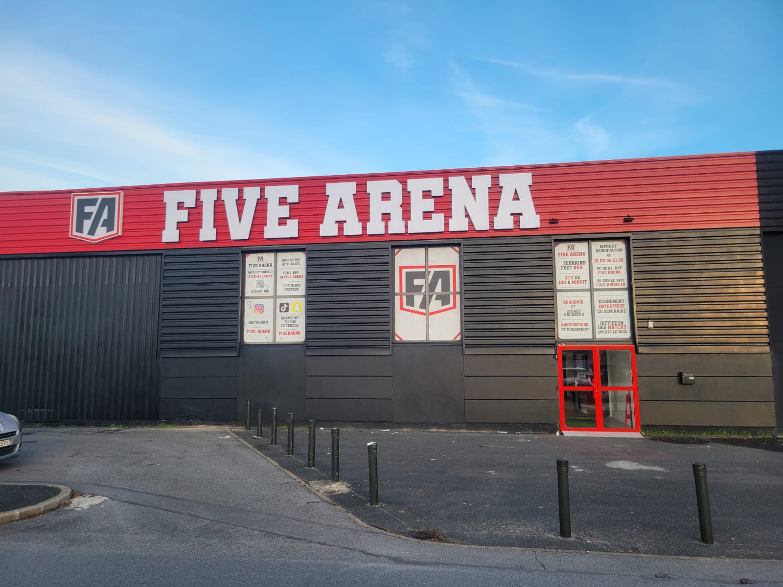 FIVE ARENA - 5 FIVE ⚽️ & 2 PADEL 🎾