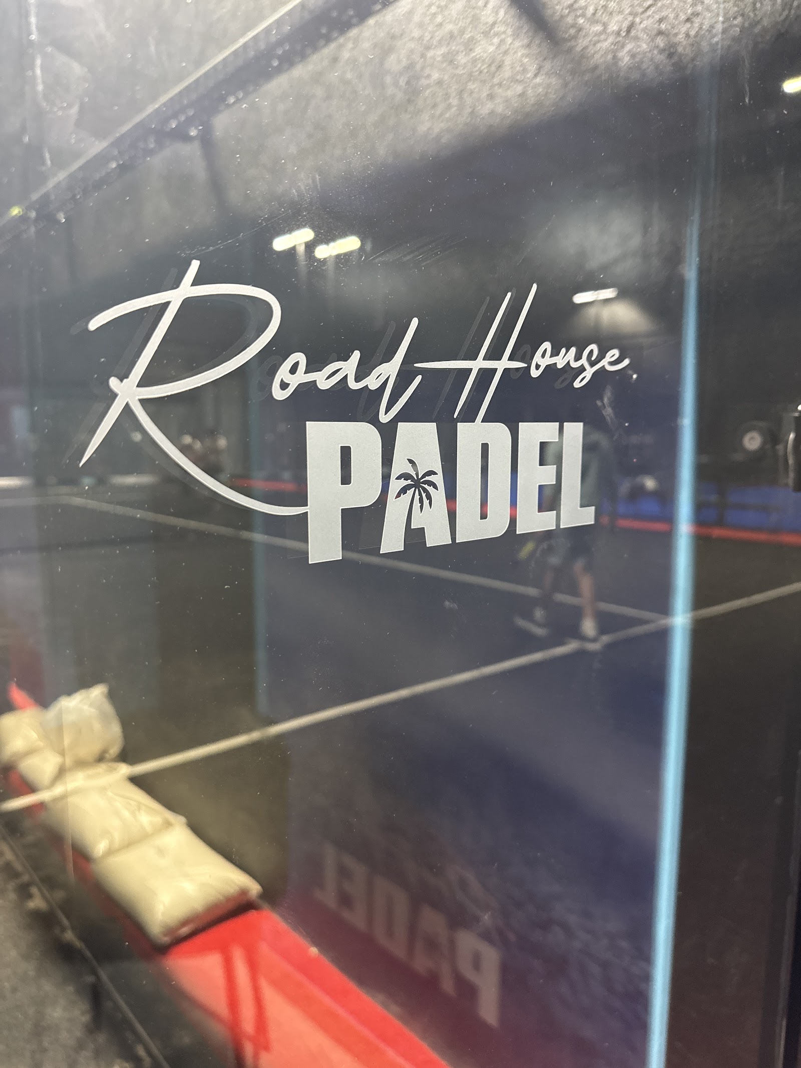ROAD HOUSE PADEL
